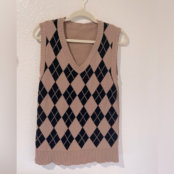Tan and Black Checkered Pattern Sweater - Picture 1 of 2
